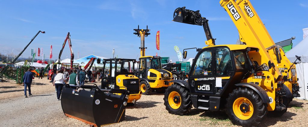 Agrarschau Allgäu 2025: Landwirtschaft trifft Innovation und Gemeinschaft 3 JCB Radlader und Teleskoplader