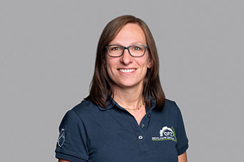 Stephanie Kurz grau